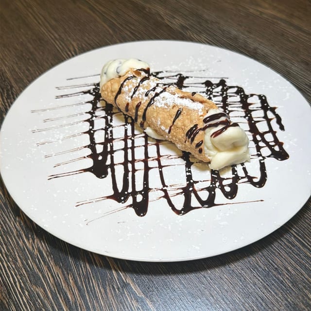 Cannoli.