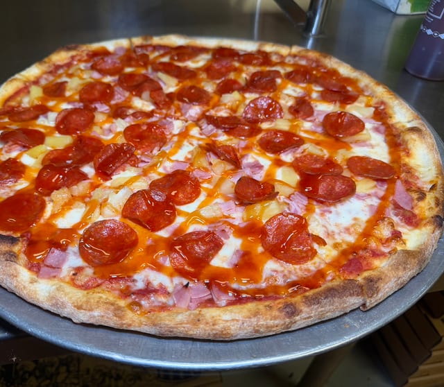 Spicy Hawaiian Pizza.